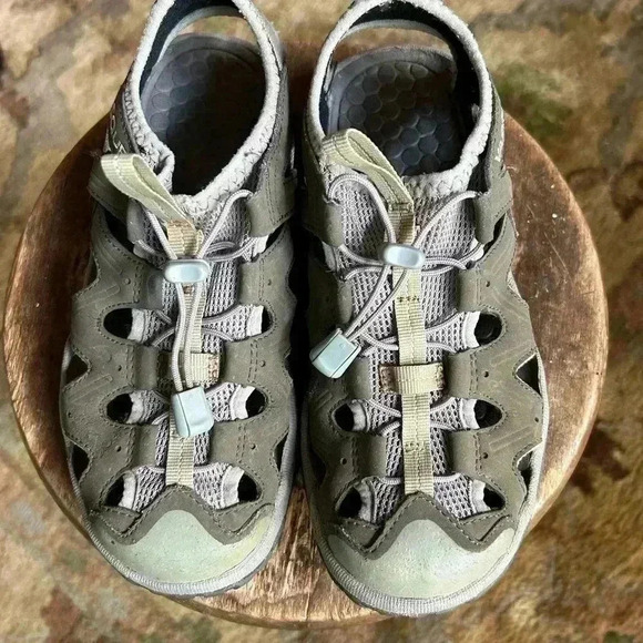 Vasque Hiking shoes, sz 6 women’s, genuine leather upper, vented, bundle - Picture 2 of 3